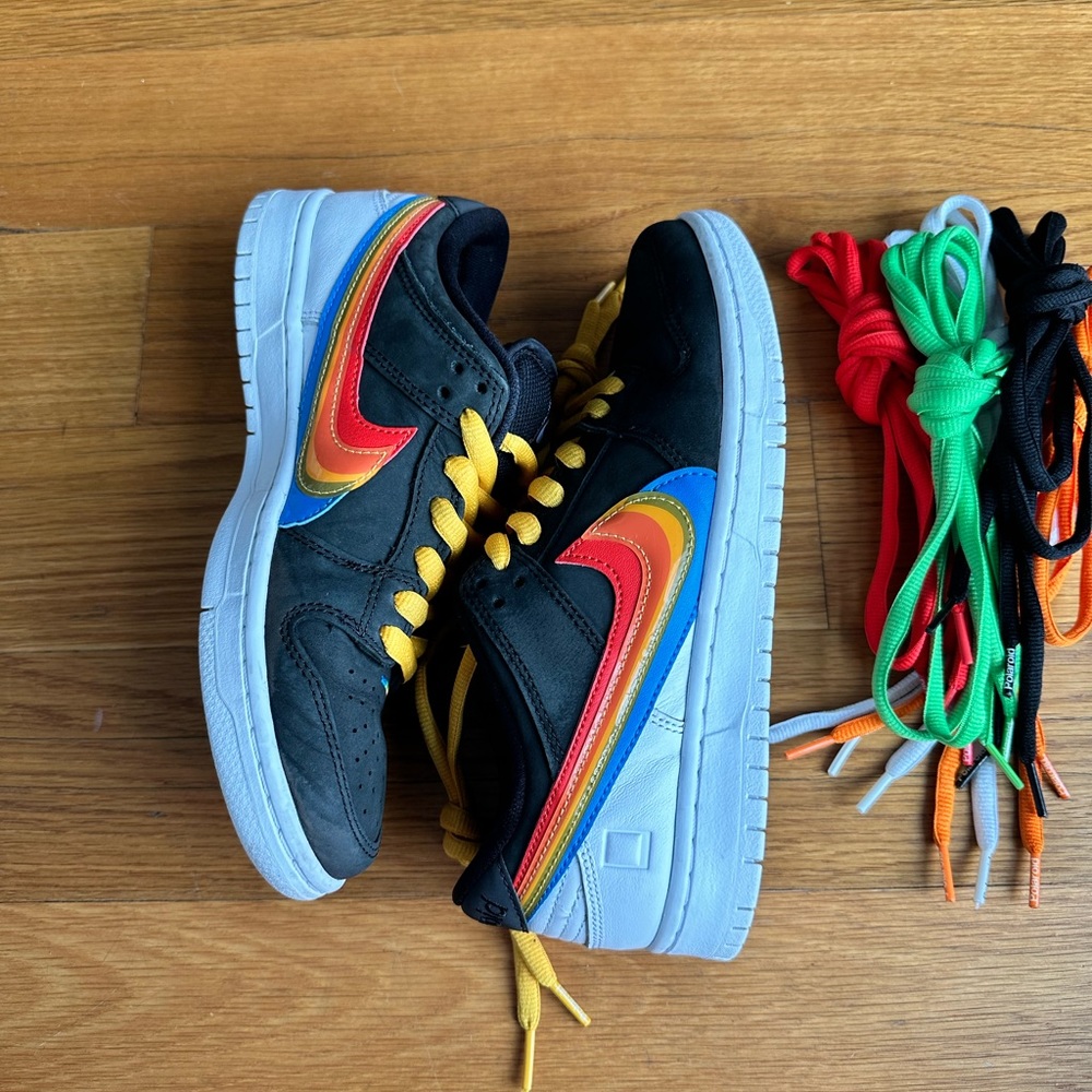 Nike SB Dunk Low Polaroid collaboration. Size 7 mens / 9 women’s.
